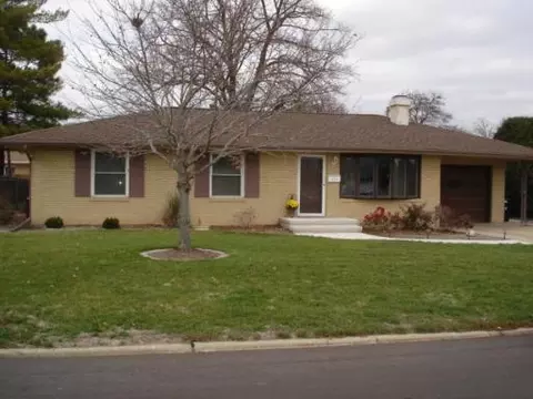 1209 24th St, Peru, IL 61354 photo 2