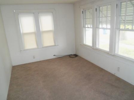 3415 Sangamon St, Steger, IL 60475 photo 5