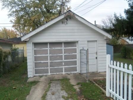 3415 Sangamon St, Steger, IL 60475 photo 2