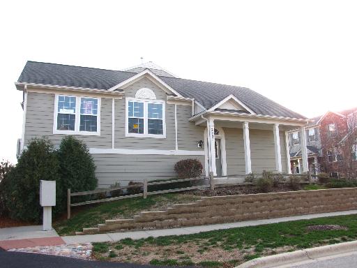 2457 Emily Ln, Elgin, IL 60124 photo 2