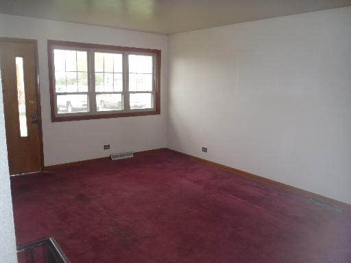 7724 S Central Ave, Burbank, IL 60459 photo 2