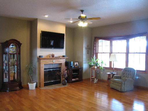 650 Eagle Ave, Bourbonnais, IL 60914 photo 3