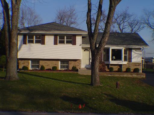 6722 Hawthorne Dr, Cary, IL 60013 photo 1