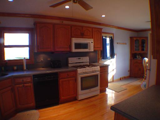 6722 Hawthorne Dr, Cary, IL 60013 photo 5