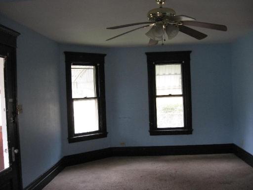 628 E Perry St, Belvidere, IL 61008 photo 11