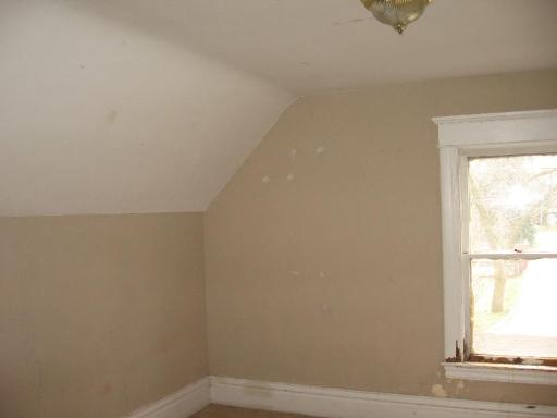 628 E Perry St, Belvidere, IL 61008 photo 5
