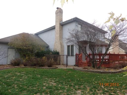 418 Hillandale Dr, Bartlett, IL 60103 photo 2