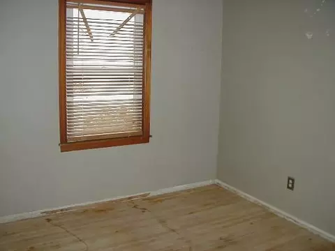 1806 Prospect Ave, Peru, IL 61354 photo 6