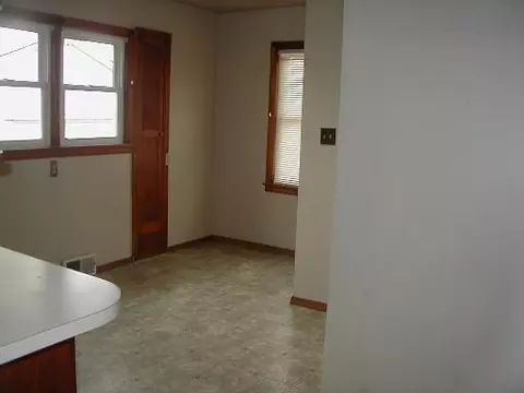 1806 Prospect Ave, Peru, IL 61354 photo 3