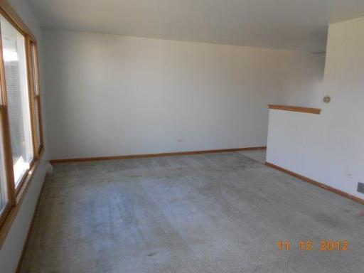 556 Willow Rd, Matteson, IL 60443 photo 3