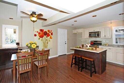 105 W Elm St, Wheaton, IL 60189 photo 3