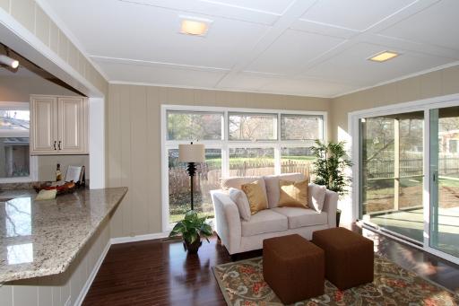 105 W Elm St, Wheaton, IL 60189 photo 4