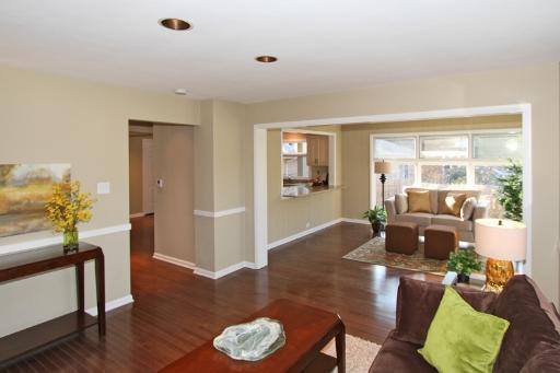 105 W Elm St, Wheaton, IL 60189 photo 6