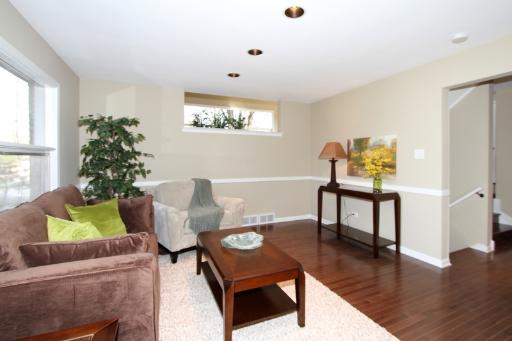 105 W Elm St, Wheaton, IL 60189 photo 5