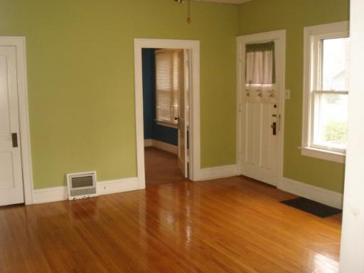 1016 Cedar Ave, Elgin, IL 60120 photo 2