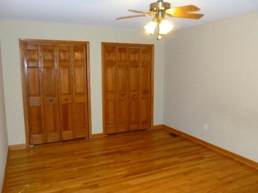 802 Schiller St, Elgin, IL 60123 photo 4