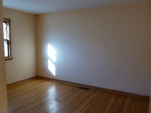802 Schiller St, Elgin, IL 60123 photo 5
