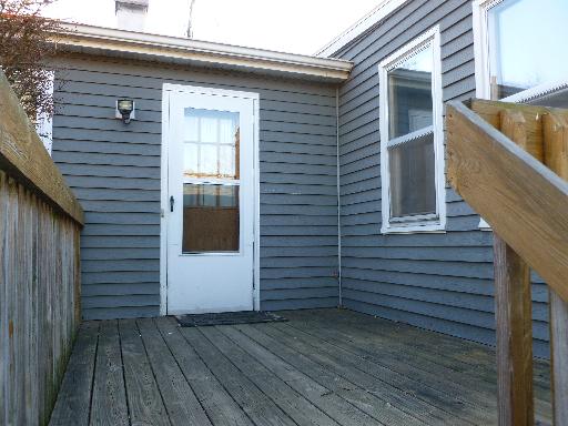 802 Schiller St, Elgin, IL 60123 photo 14