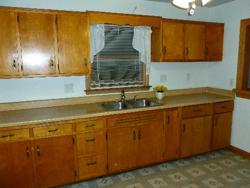 802 Schiller St, Elgin, IL 60123 photo 7
