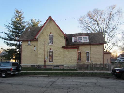 522 Douglas Ave, Elgin, IL 60120 photo 2