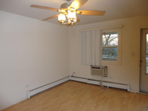 75 Willard Ave #10, Elgin, IL 60120 photo 6