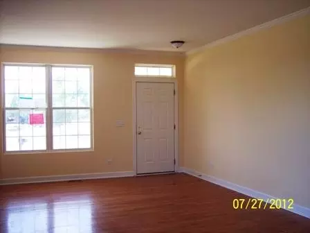 301 Aster Dr, Minooka, IL 60447 photo 2