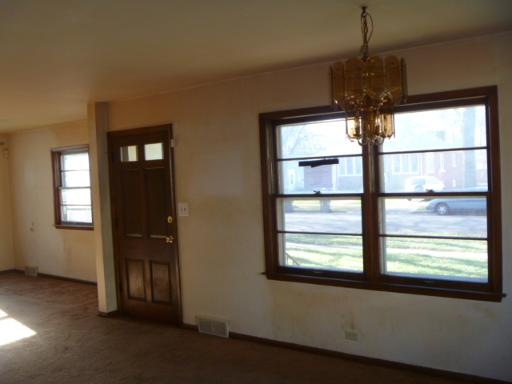 411 Elm St, Elgin, IL 60123 photo 5