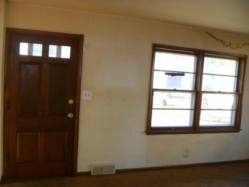 411 Elm St, Elgin, IL 60123 photo 2