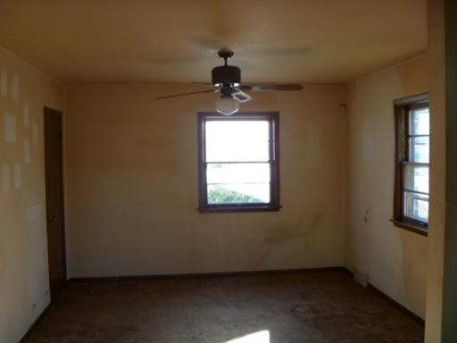 411 Elm St, Elgin, IL 60123 photo 4