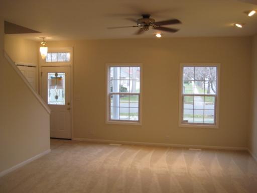 128 E Pine Ave, Bensenville, IL 60106 photo 2