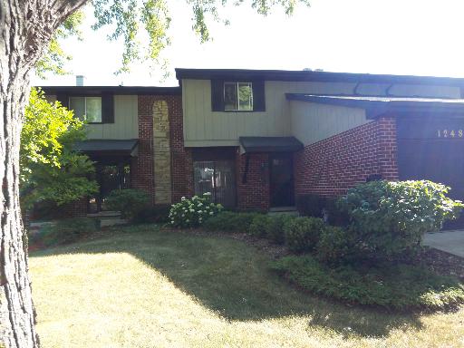 1248 Folkstone Ct, Wheaton, IL 60189 photo 1