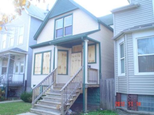 3032 N Sawyer Ave, Chicago, IL 60618 photo 1