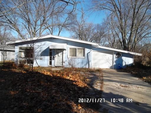 52 Circle Dr E, Montgomery, IL 60538 photo 1
