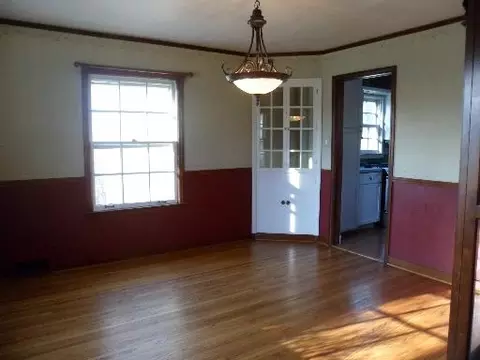 558 12th St, Lockport, IL 60441 photo 2