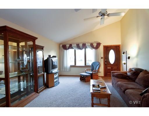 Undisclosed, Addison, IL 60101 photo 2