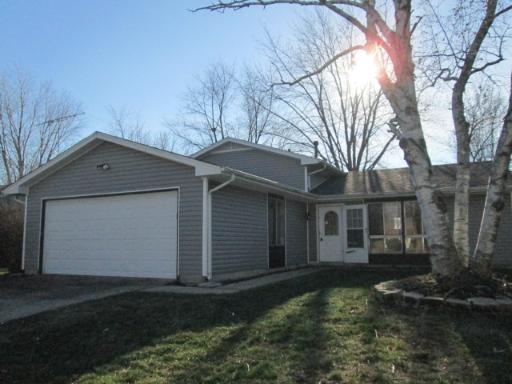 1099 Sebring Dr, Elgin, IL 60120 photo 1