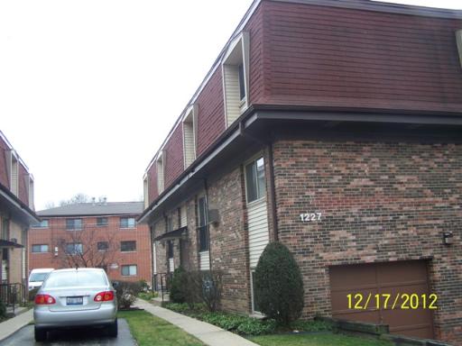 1227 E Washington St #301B, Des Plaines, IL 60016 photo 2