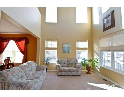 297 Sonora Dr, Elgin, IL 60124 photo 2