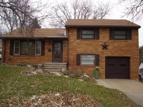 1809 West St, Peru, IL 61354 photo 1