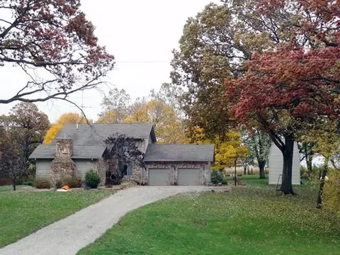 2130 E Tenth Rd, Oglesby, IL 61348 photo 1