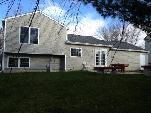 1925 Castle Pines Cir, Elgin, IL 60123 photo 2