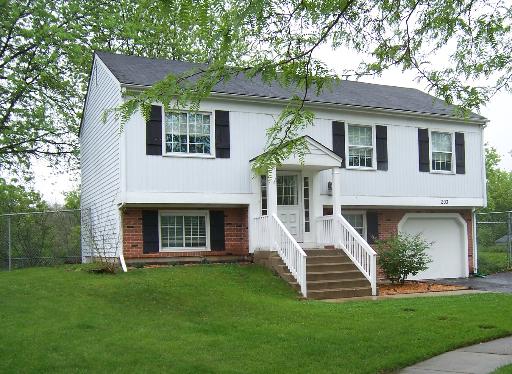 203 Burnside Cir, Bartlett, IL 60103 photo 1