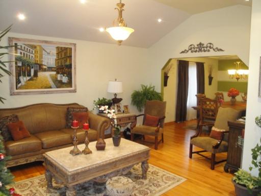 7827 Parkside Ave, Burbank, IL 60459 photo 2
