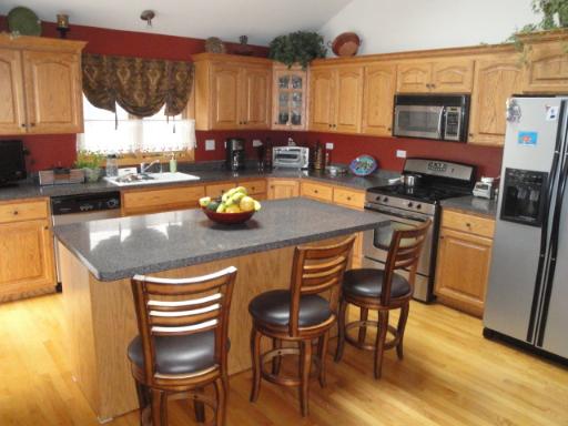 7827 Parkside Ave, Burbank, IL 60459 photo 6