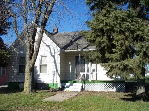 1002 E First St, Streator, IL 61364 photo 1