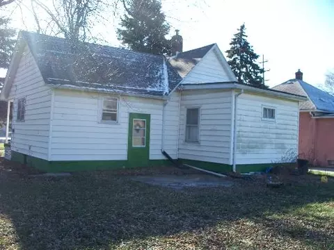 1002 E First St, Streator, IL 61364 photo 4