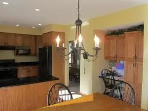 253 Robincrest Ln, Lindenhurst, IL 60046 photo 7