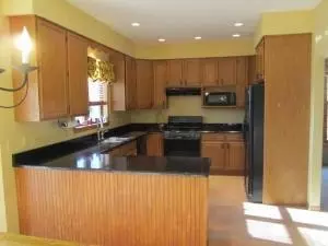 253 Robincrest Ln, Lindenhurst, IL 60046 photo 5