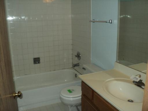 Undisclosed, Elgin, IL 60123 photo 14