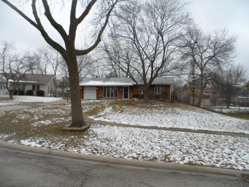 1460 Elizabeth Ct, Hoffman Estates, IL 60195 photo 10